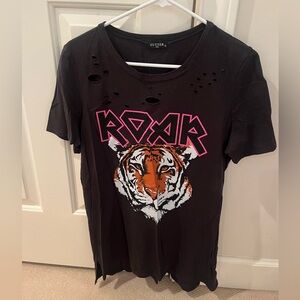 Zutter Tiger Roar distressed tshirt
